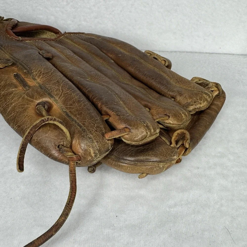 Wilson Fieldmaster A2603 Snap Action Right Thrower Baseball Glove‎